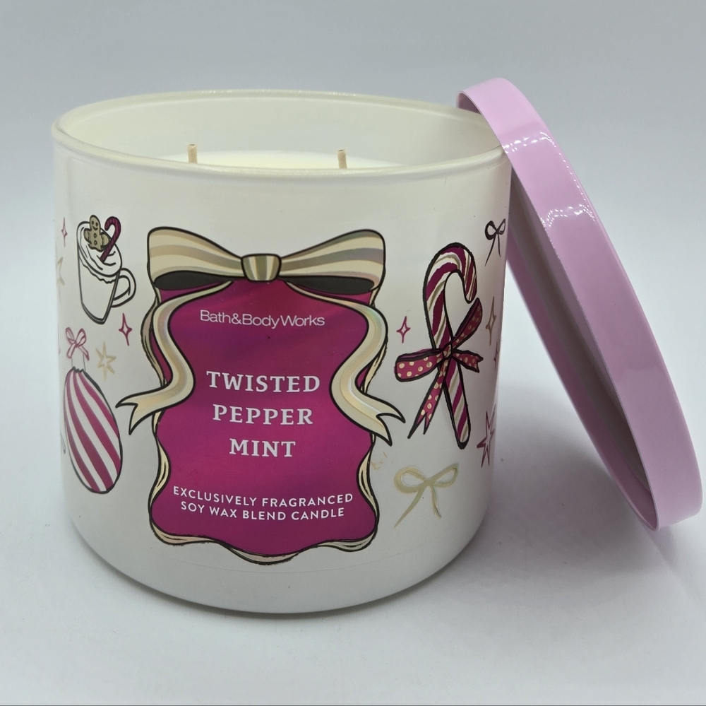 Bath and Body Works Twisted Peppermint 3 wick Candle